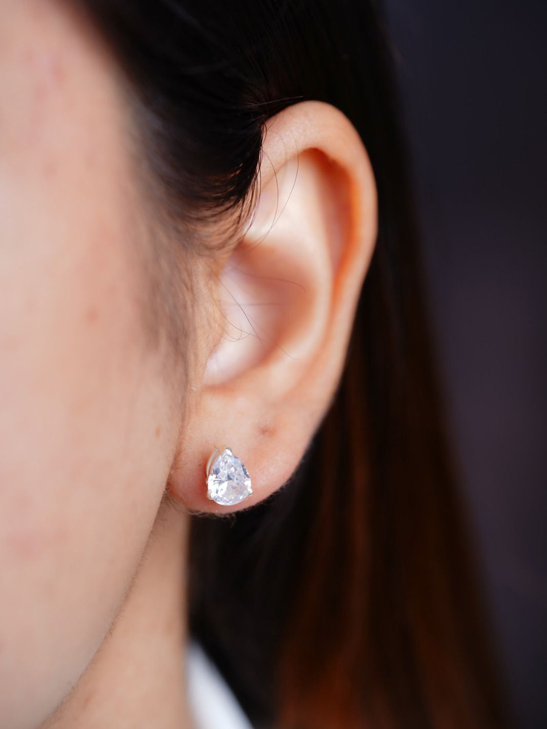 

Anushka Jain Jewellery Classic Studs Earrings, Gold