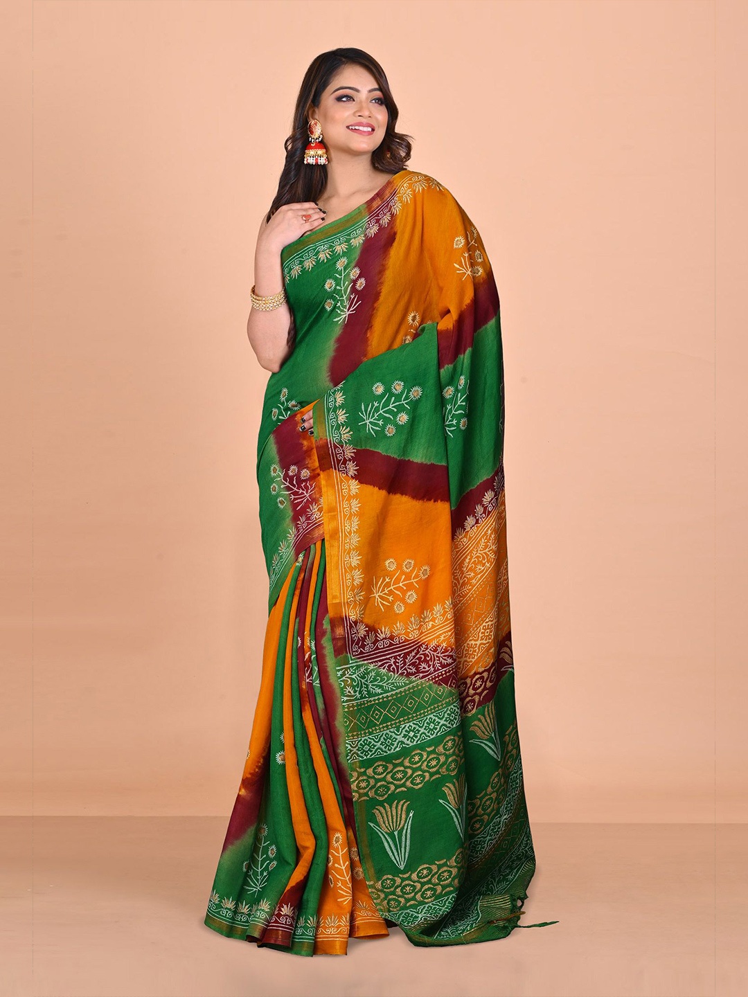 

Unnati Silks Floral Handloom Block Print Saree, Green