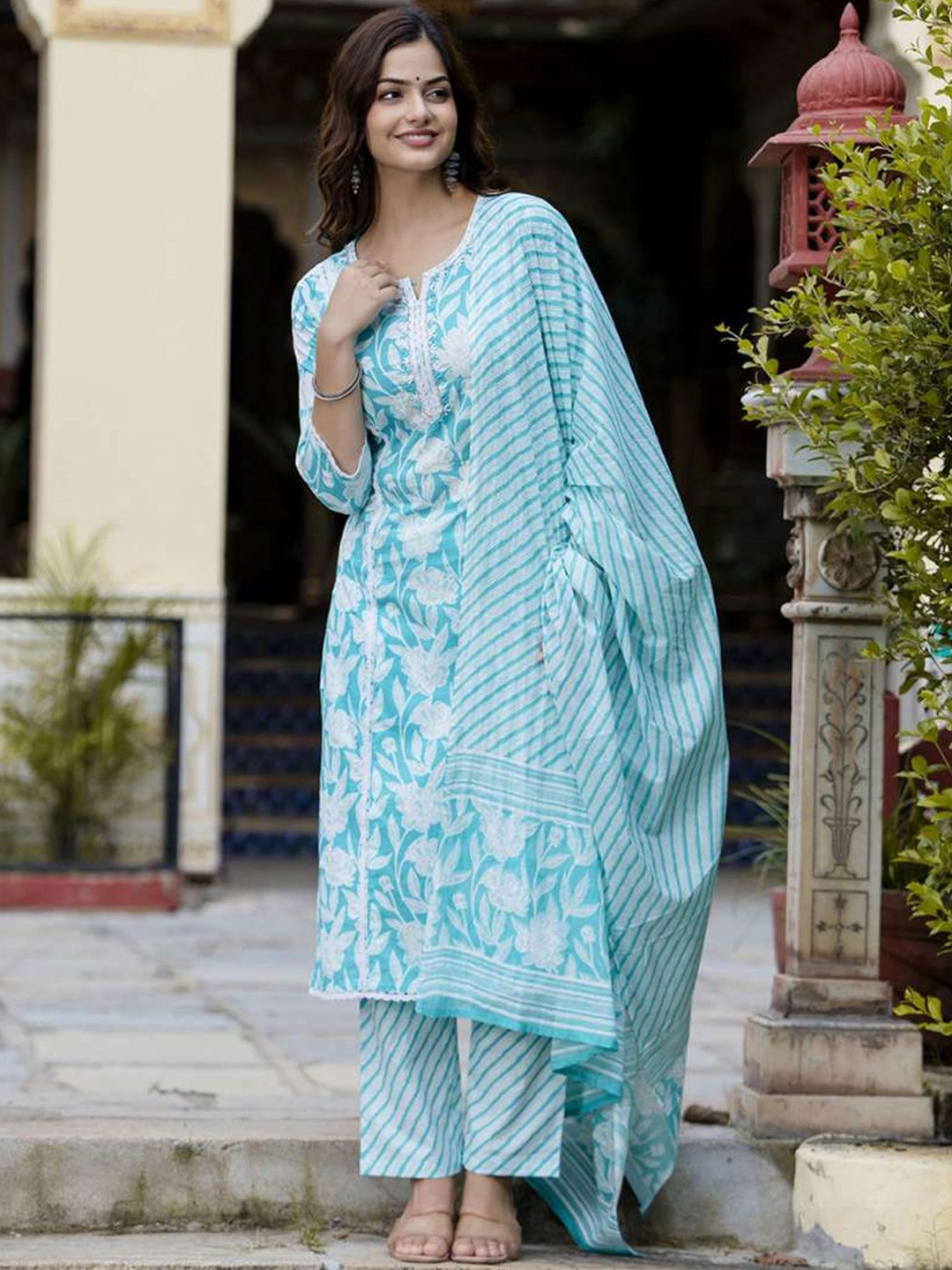 

PARTHVI Floral Printed Pure Cotton Straight Kurta with Trousers & Dupatta, Turquoise blue