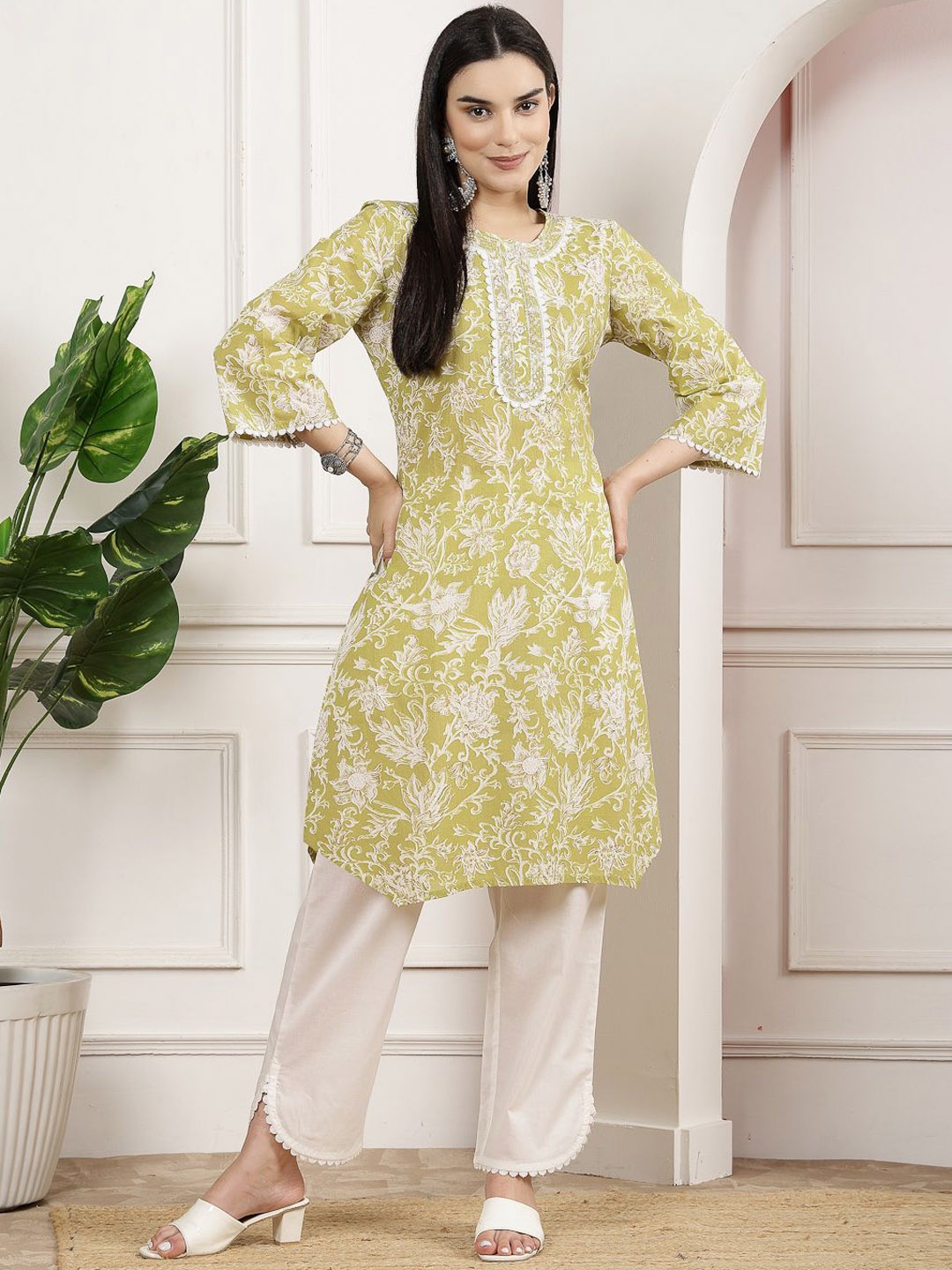 

Nayam By Lakshita Floral Printed A-Line Kurta With Trousers, Green