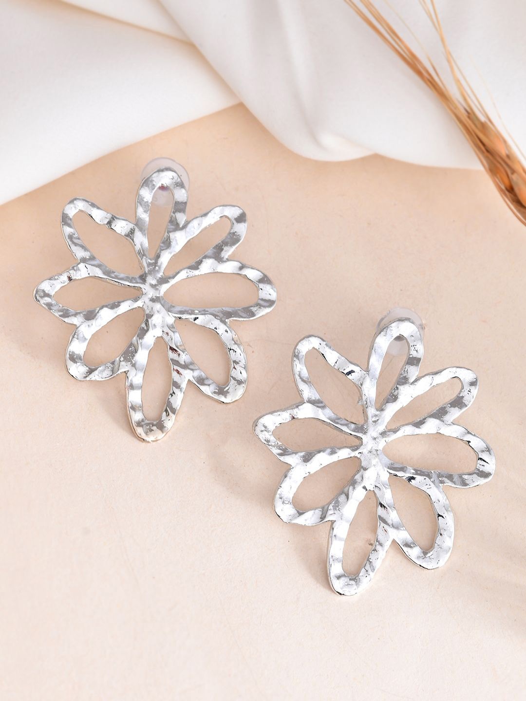 

RICHEERA Silver-Plated Floral Shaped Drop Earrings