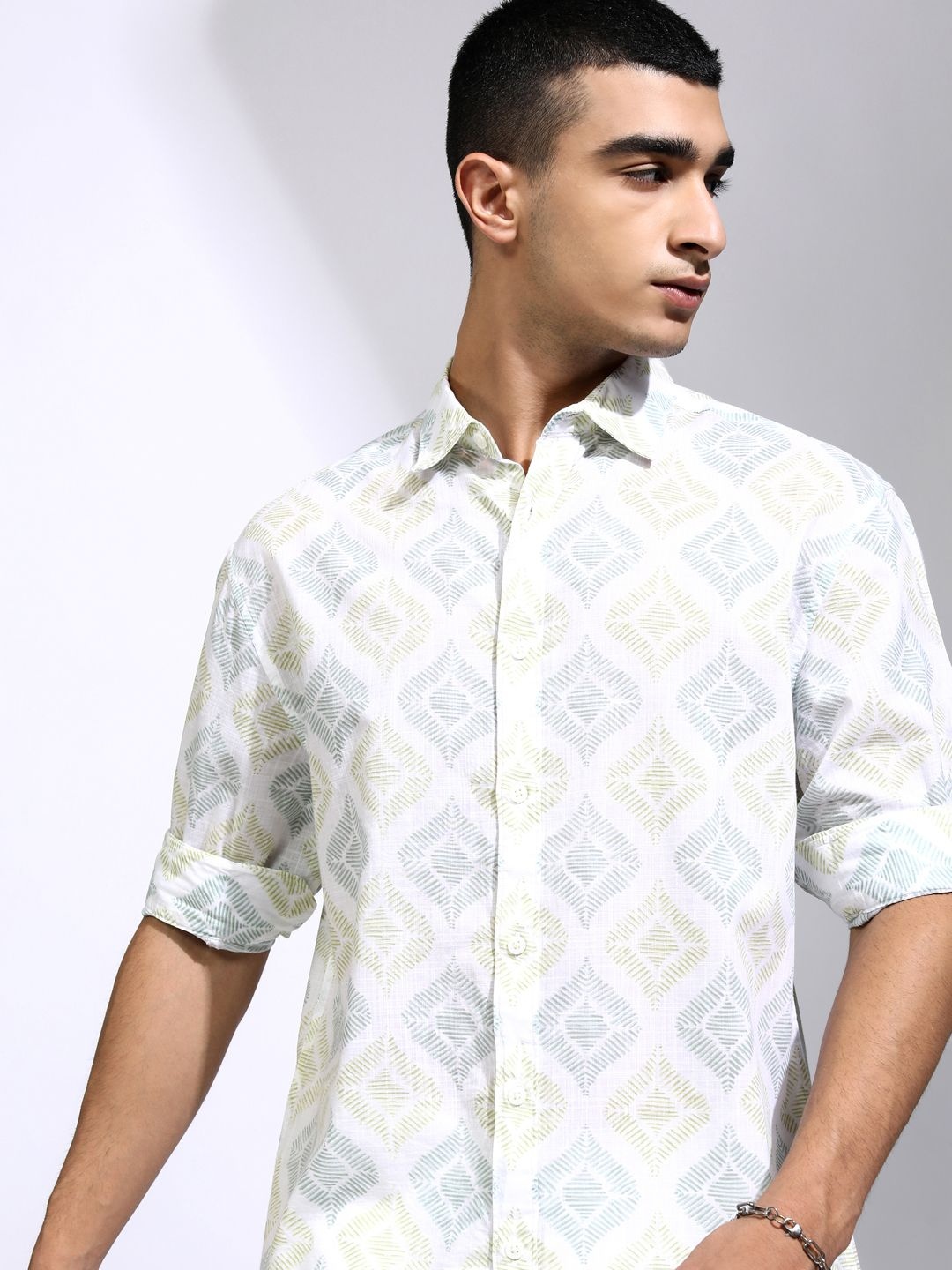 

HIGHLANDER Men Printed Relaxed Shirt, White