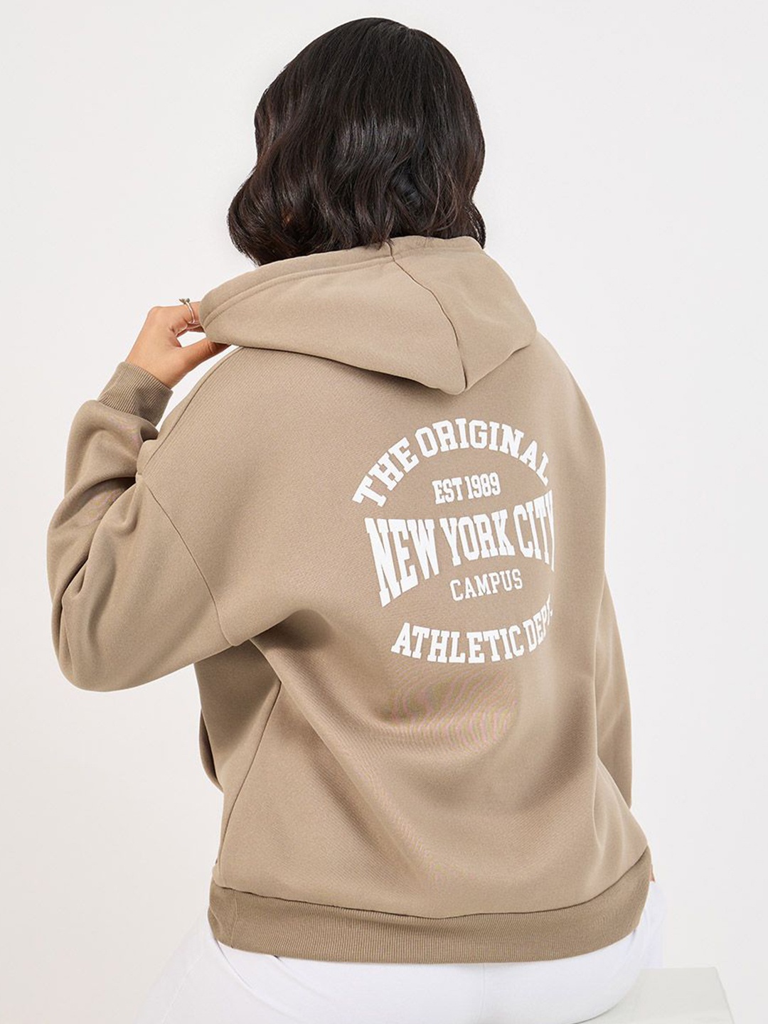 

Styli Women Typography Printed Oversized Fit Longline Hoodie, Beige