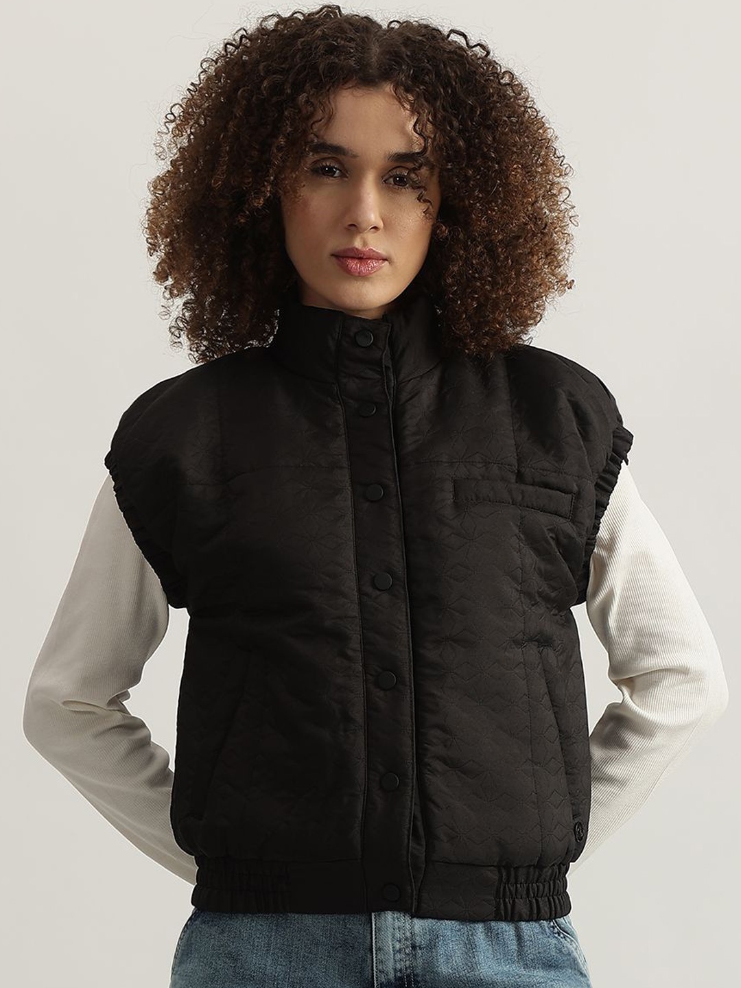 

Iconic Mock Collar Quilted Jacket, Black