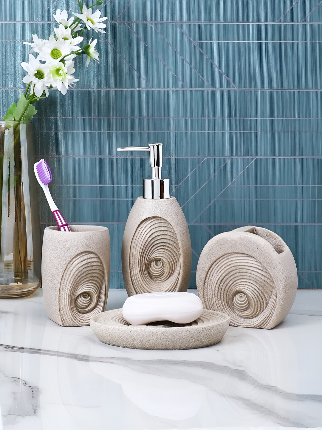 

TAYHAA Cream-Coloured 4 Pieces Geometric Bath Accessories Set