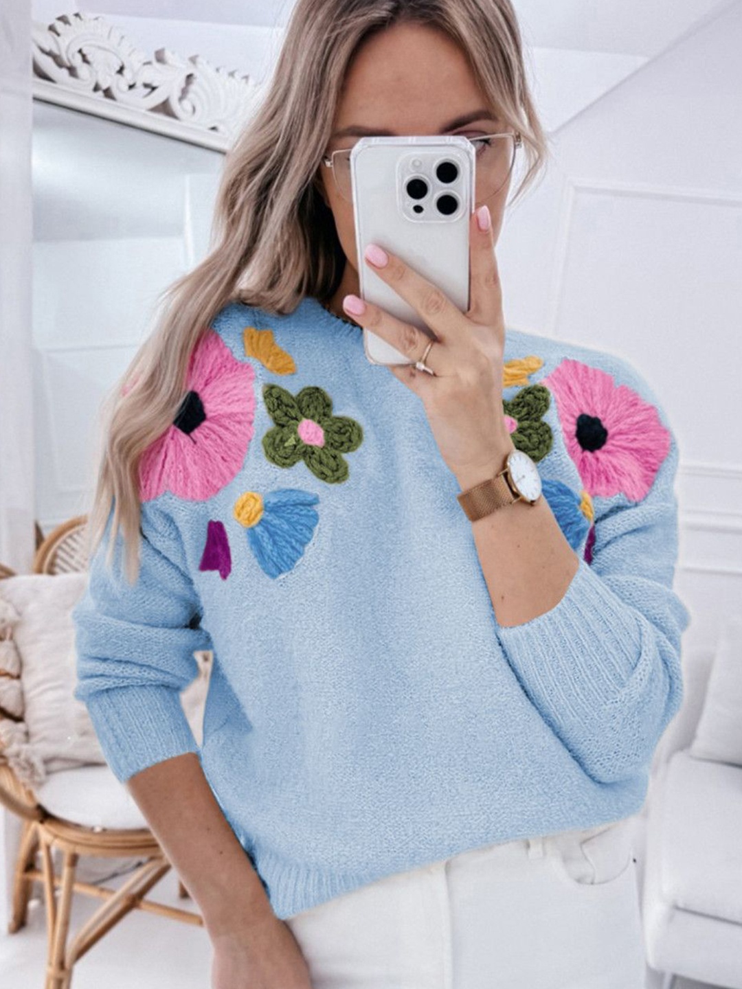 

StyleCast Women Floral Printed Round Neck Long Sleeves Pullover, Blue