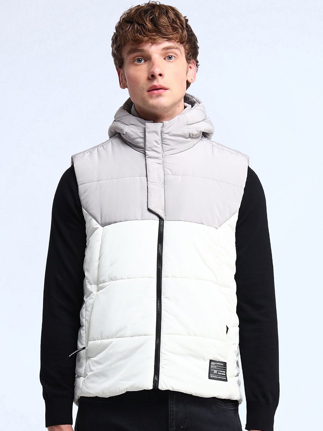 

Flying Machine Men Colourblocked Sleeveless Quilted Padded Jacket, Grey
