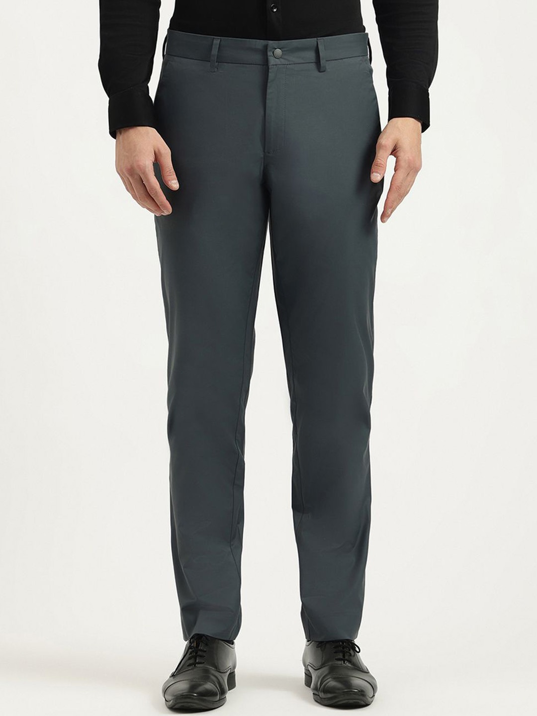 

United Colors of Benetton Men Relaxed Regular Fit Trousers, Green