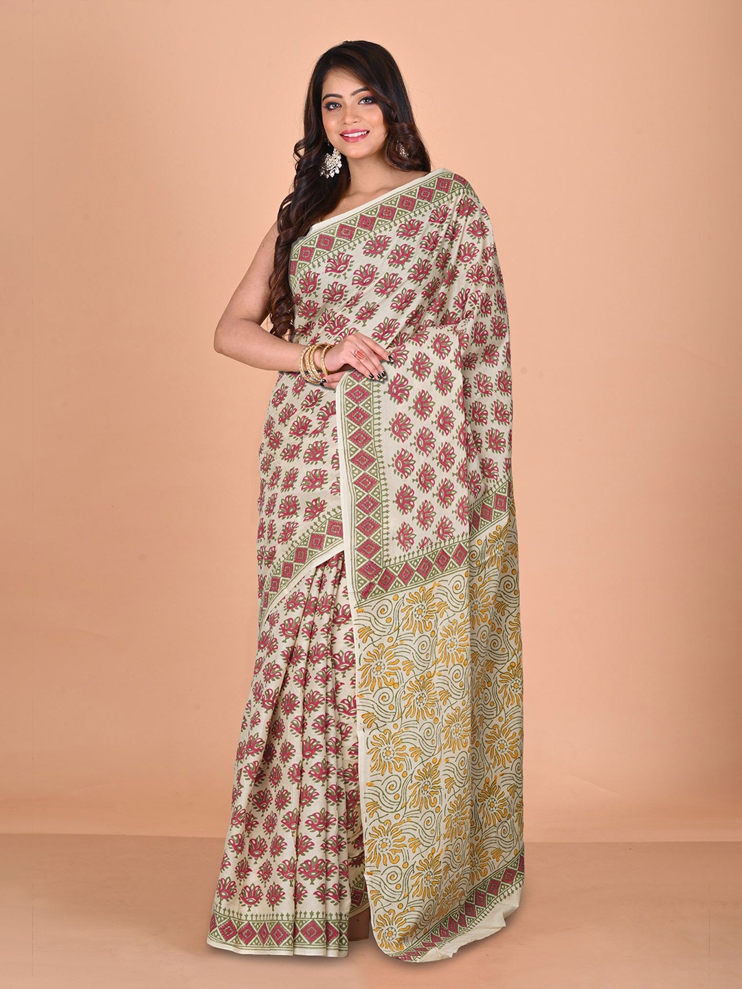 

Unnati Silks Floral Pure Cotton Handloom Block Print Saree, Cream