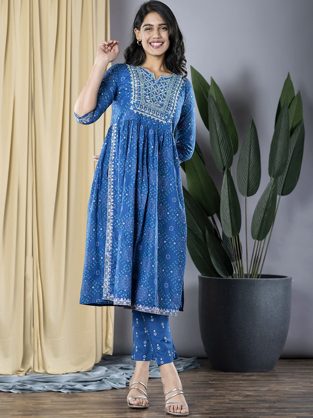 

KALINI Floral Printed Thread Work Pure Cotton Kurta With Trousers, Blue
