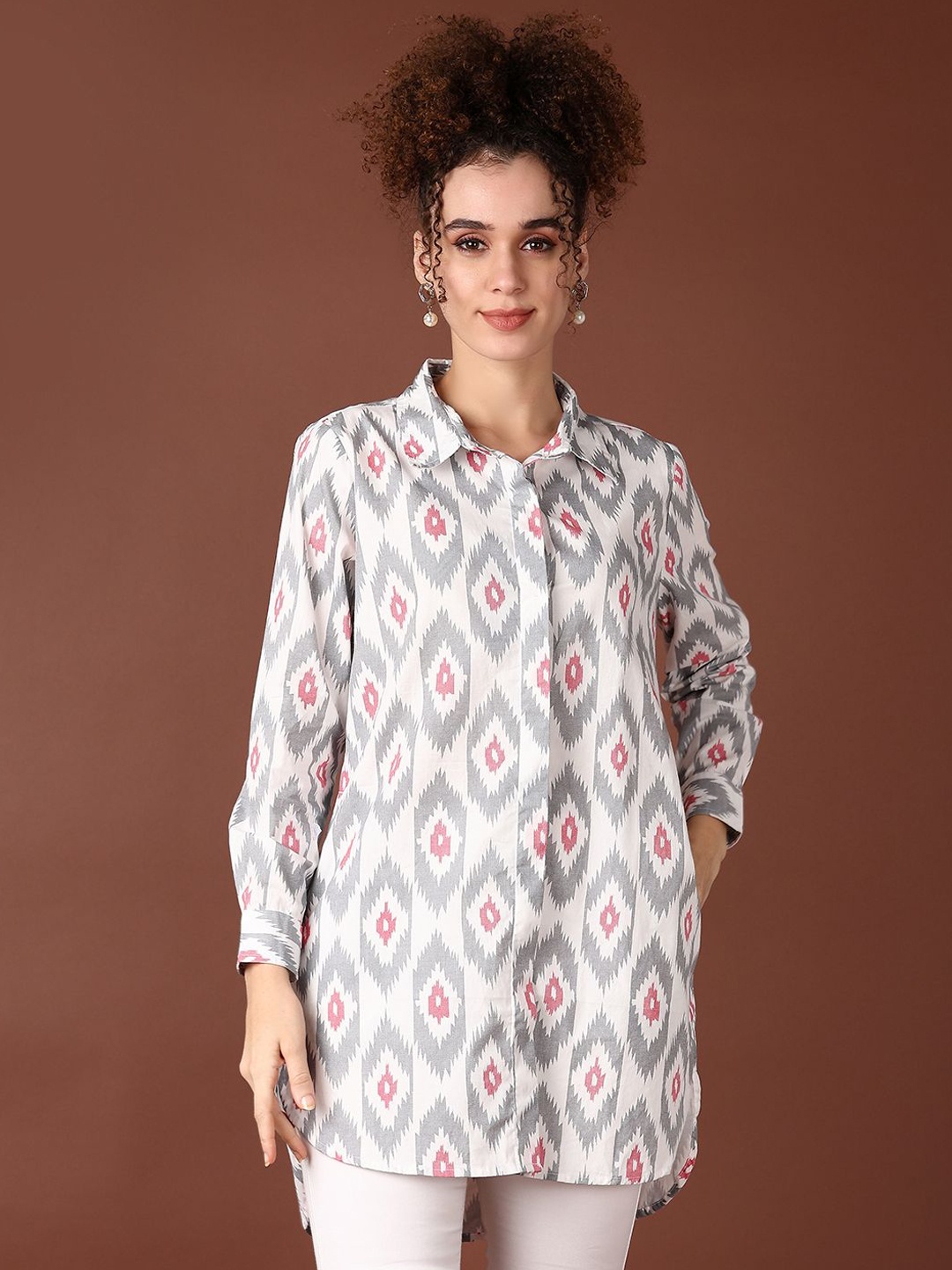 

V-Mart Geometric Printed Shirt Collar High Low Straight Pure Cotton Kurta, Grey