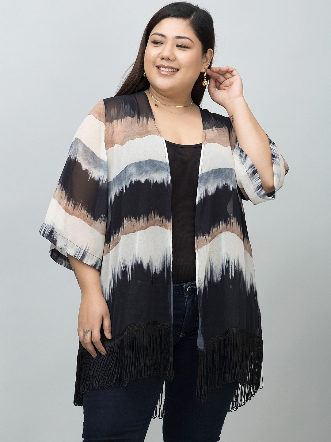 

PURYS PLUS Abstract Printed Tasselled Longline Shrug, Black