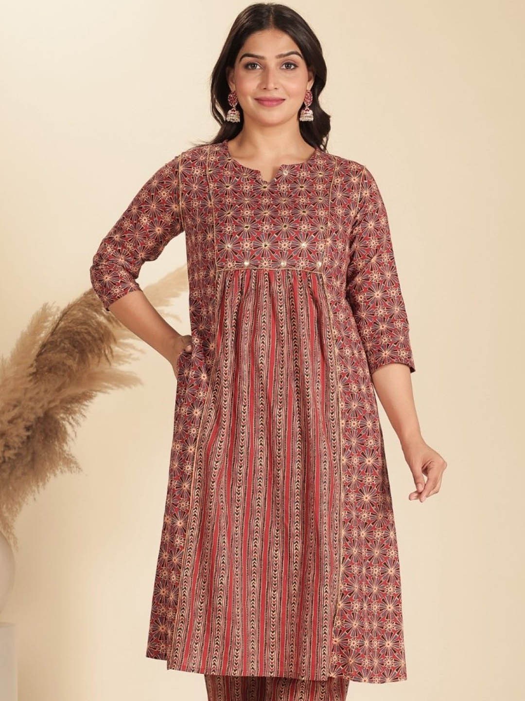 

Aramya Geometric Printed Mirror Work Cotton Straight Kurta, Red