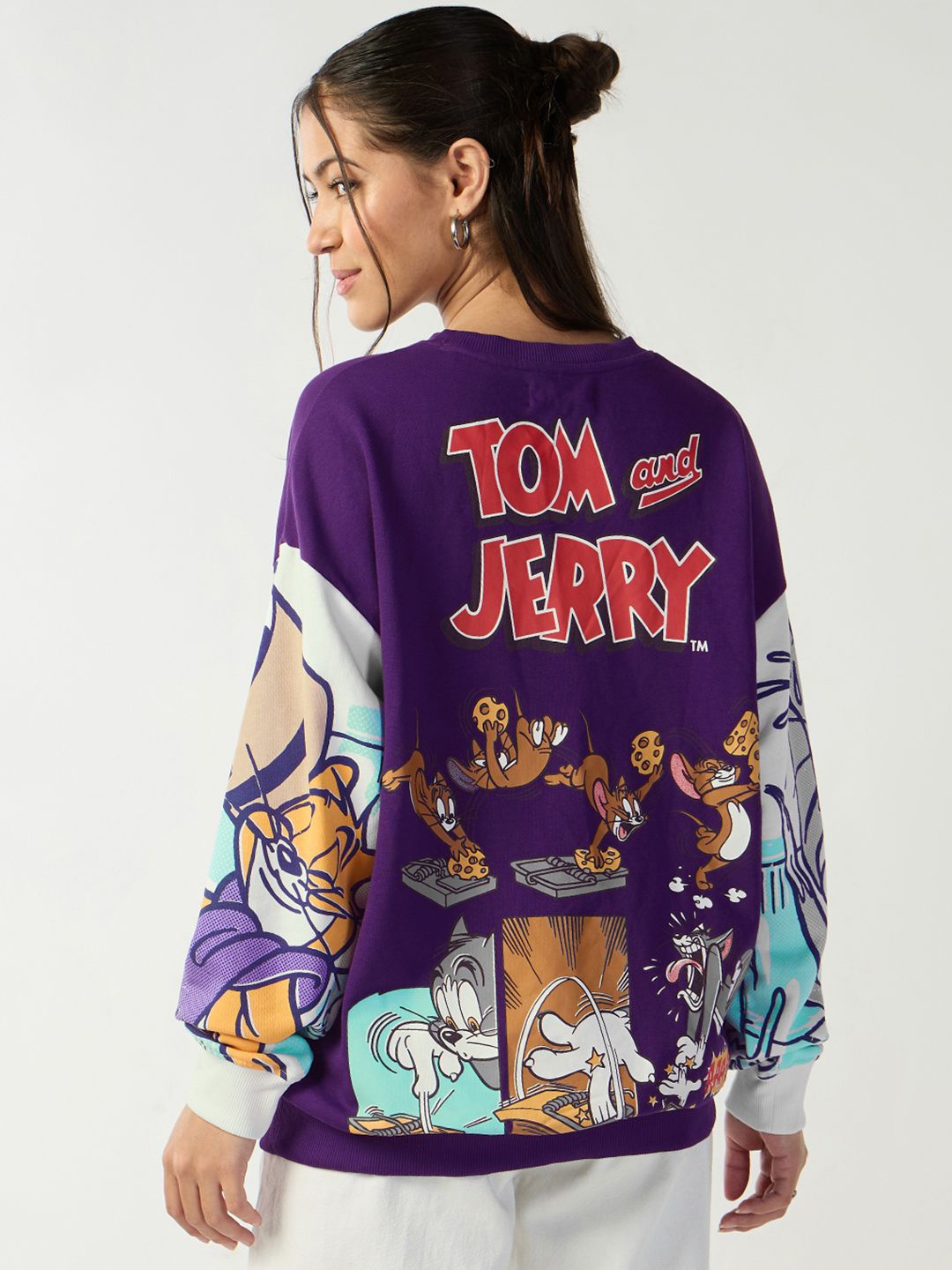 

Bewakoof Women Tom & Jerry Printed Round Neck Long Sleeves Pullover Sweatshirt, Purple