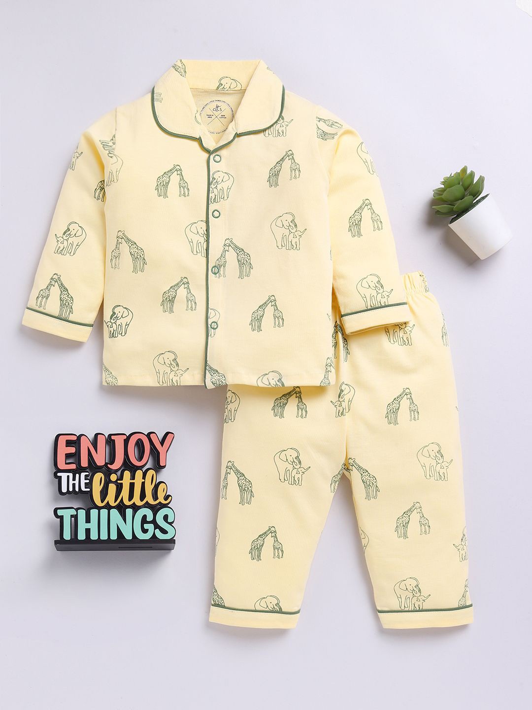 

Clt.s Unisex Kids Printed Night suit, Yellow