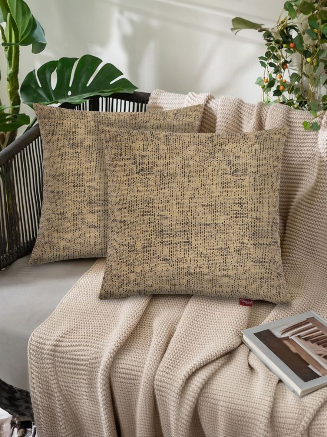 

Tesmare Olive Green Set of 2 Abstract Velvet Square Cushion Covers