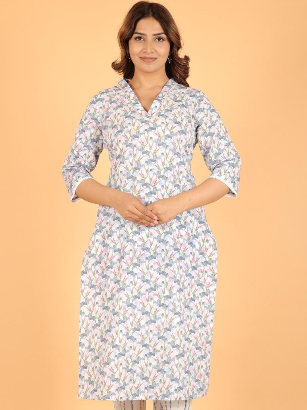 

Aramya Floral Printed V-Neck Cotton Straight Kurta, Grey