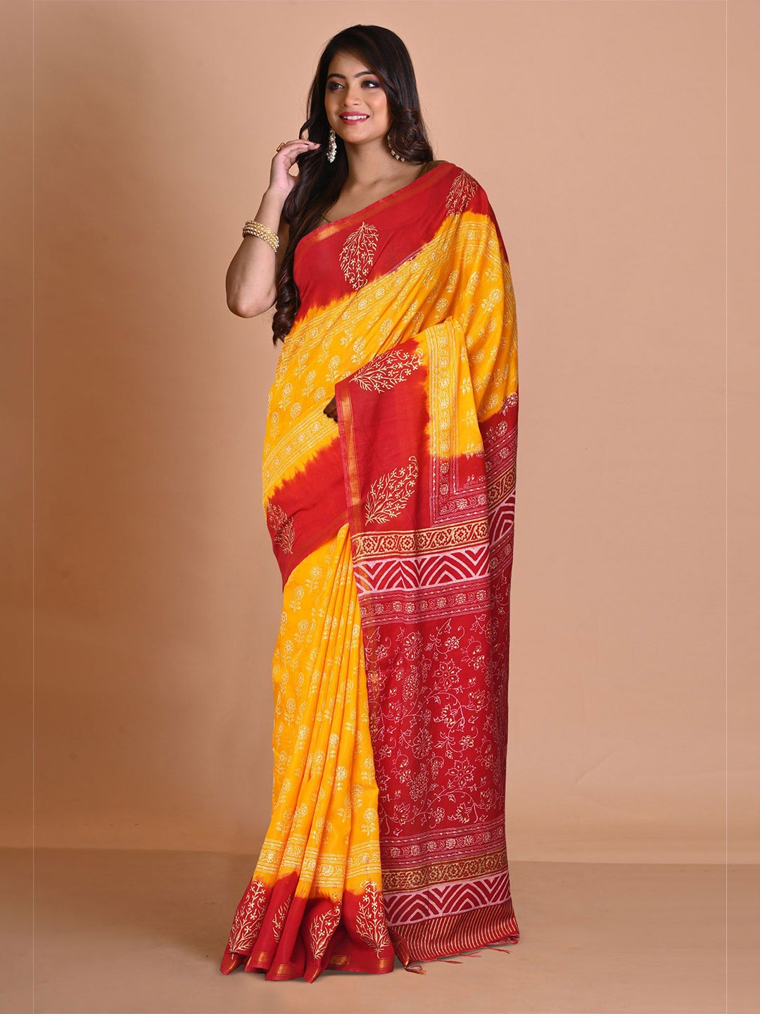 

Unnati Silks Ethnic Motifs Handloom Block Printed Saree, Yellow