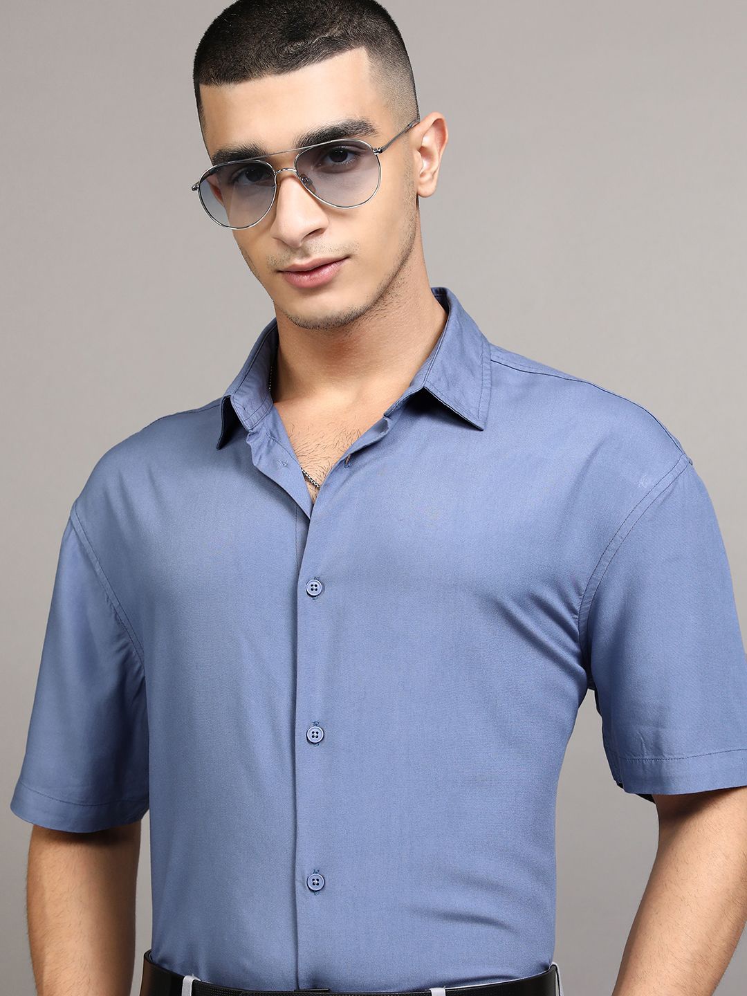 

HIGHLANDER Men Solid Relaxed Shirt, Blue