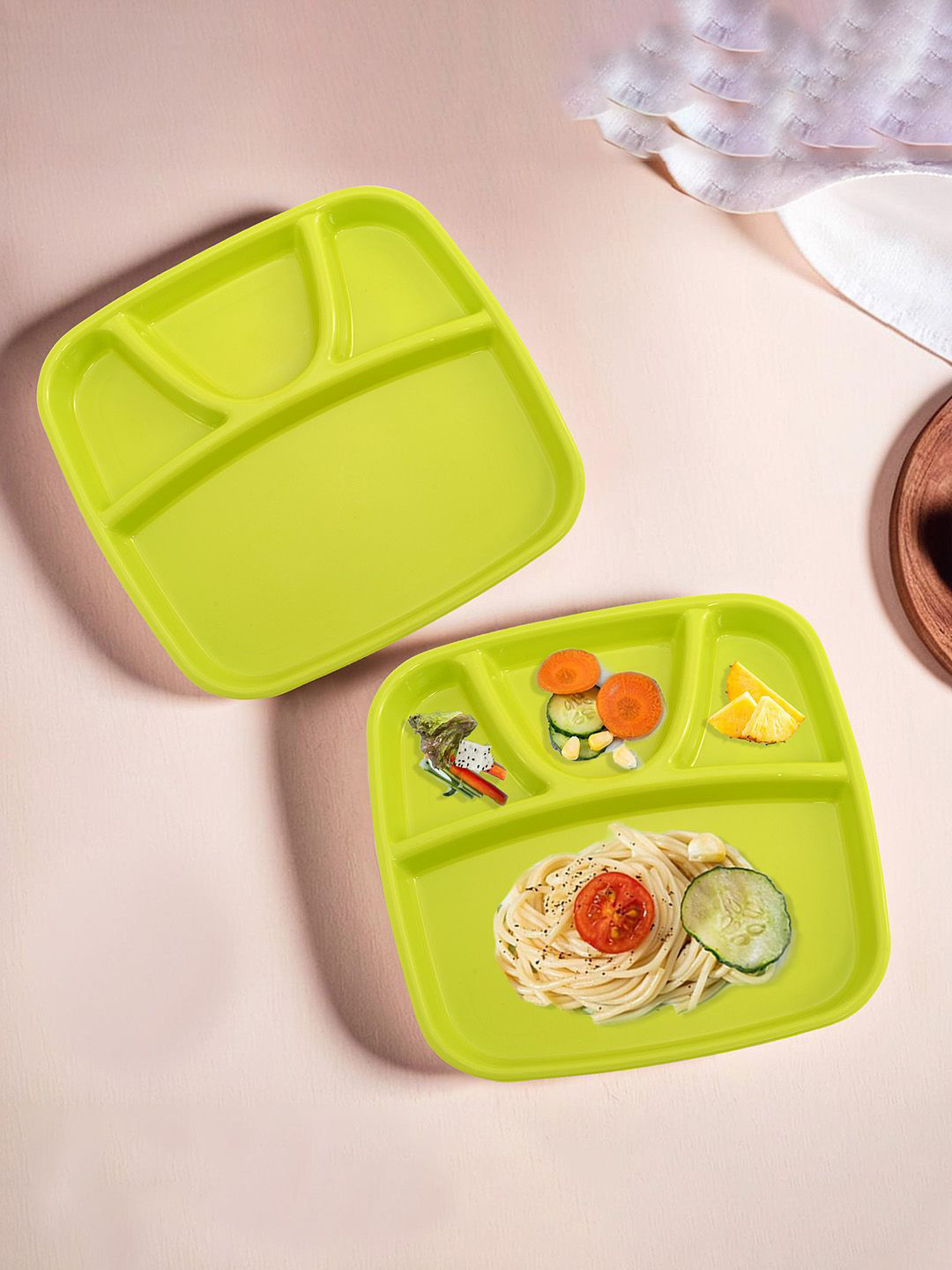 

Kuber Industries Green White 2 Pieces 4 Sections Microwave Safe Plates