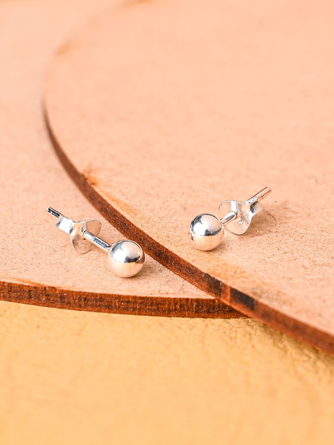 

TOUCH925 Pure Silver Classic Ball Studs