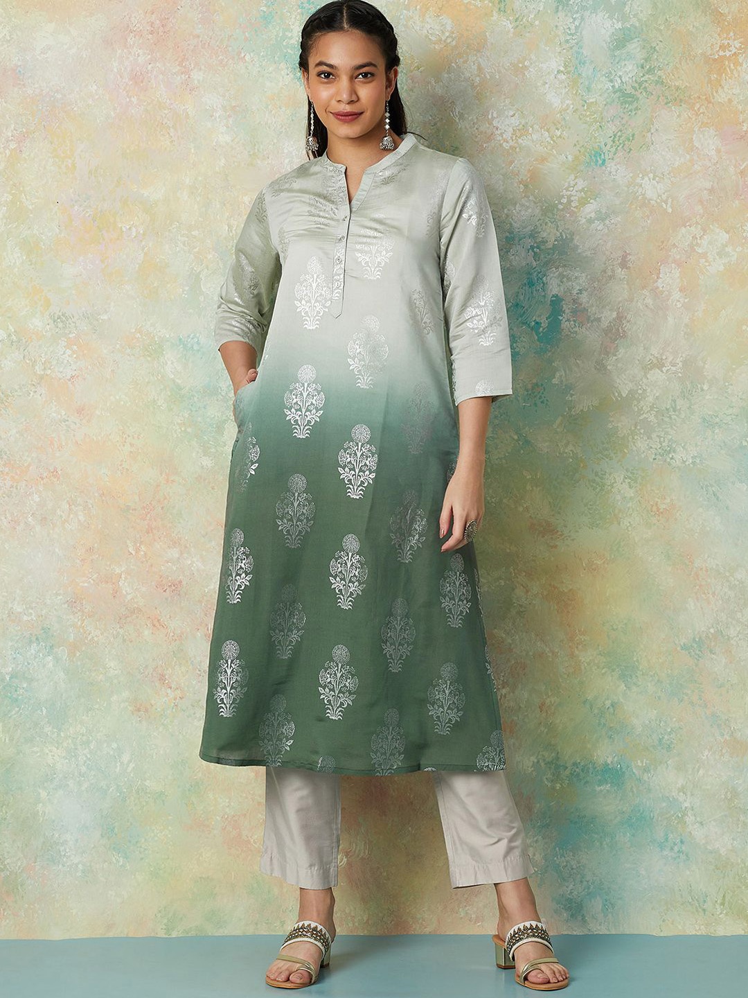 

Melange by Lifestyle Ethnic Motifs Printed Mandarin Collar Straight Kurta, Green