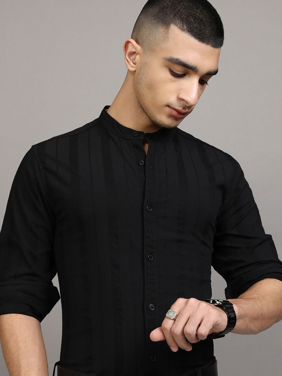 

HIGHLANDER Men Dobby Textured Solid Mandarin Collar Casual Shirt, Black