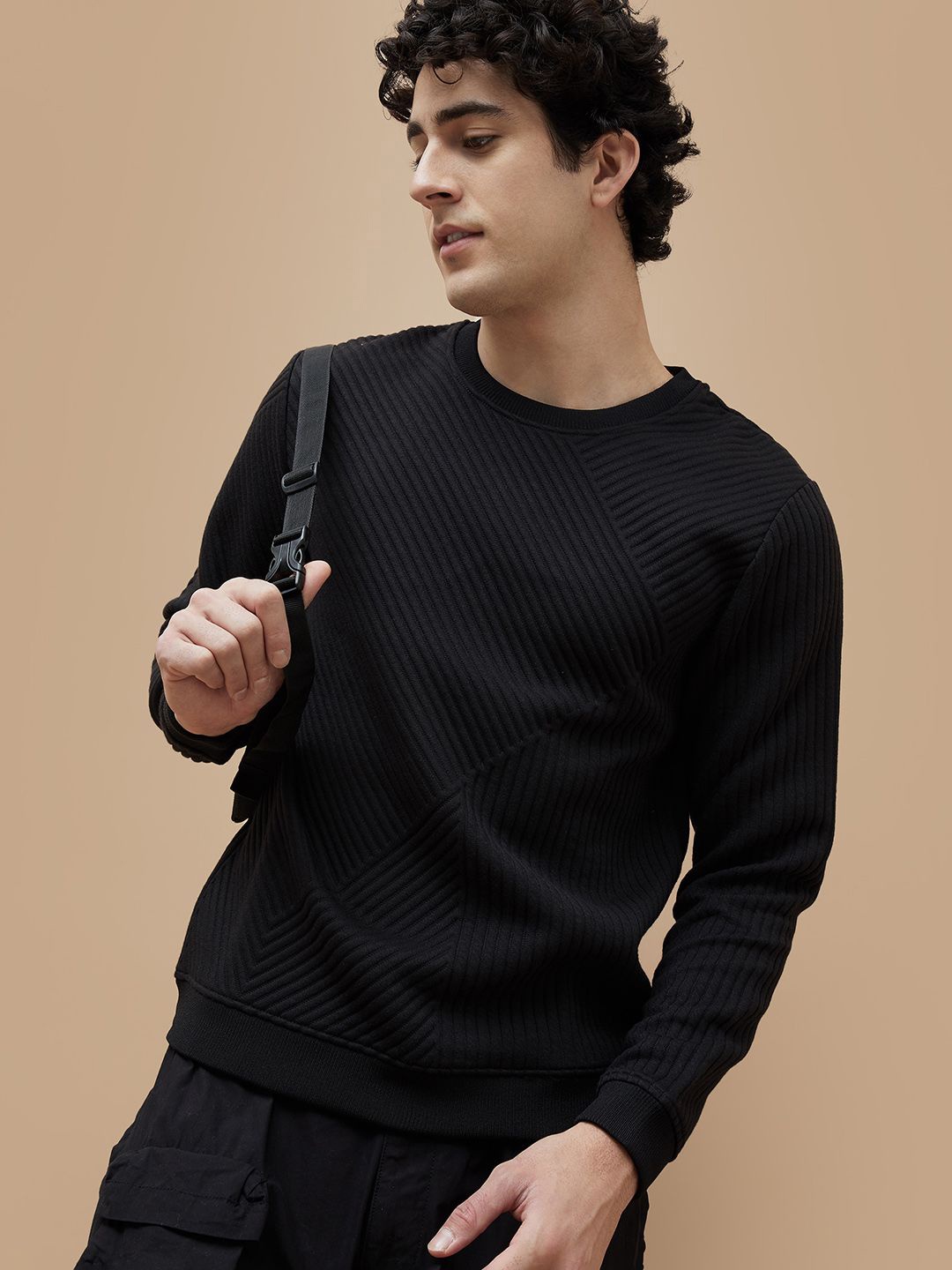 

Bossini Men Round Neck Long Sleeves Sweatshirt, Black