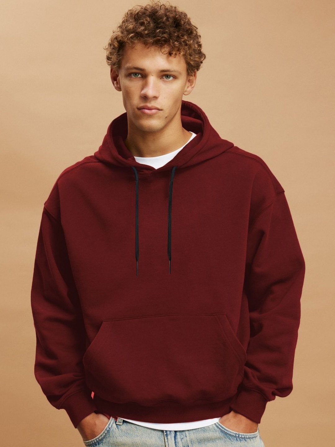

CLAFOUTIS Men Hooded Pockets Boxy T-shirt, Maroon