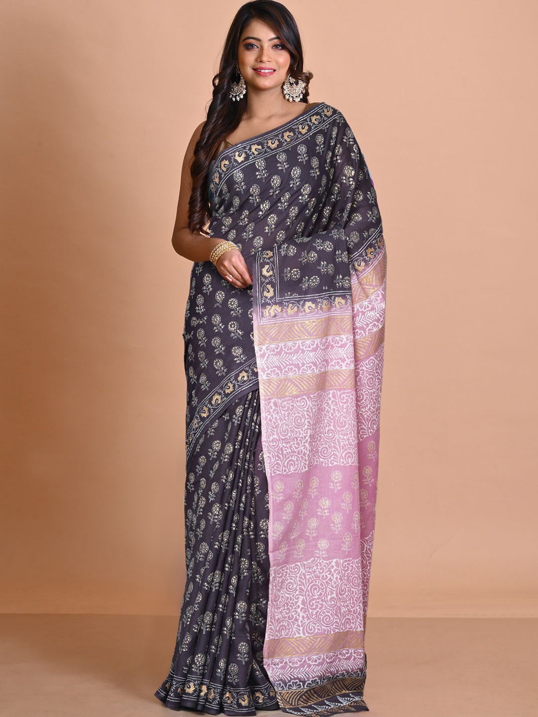 

Unnati Silks Floral Pure Cotton Handloom Block Print Saree, Black