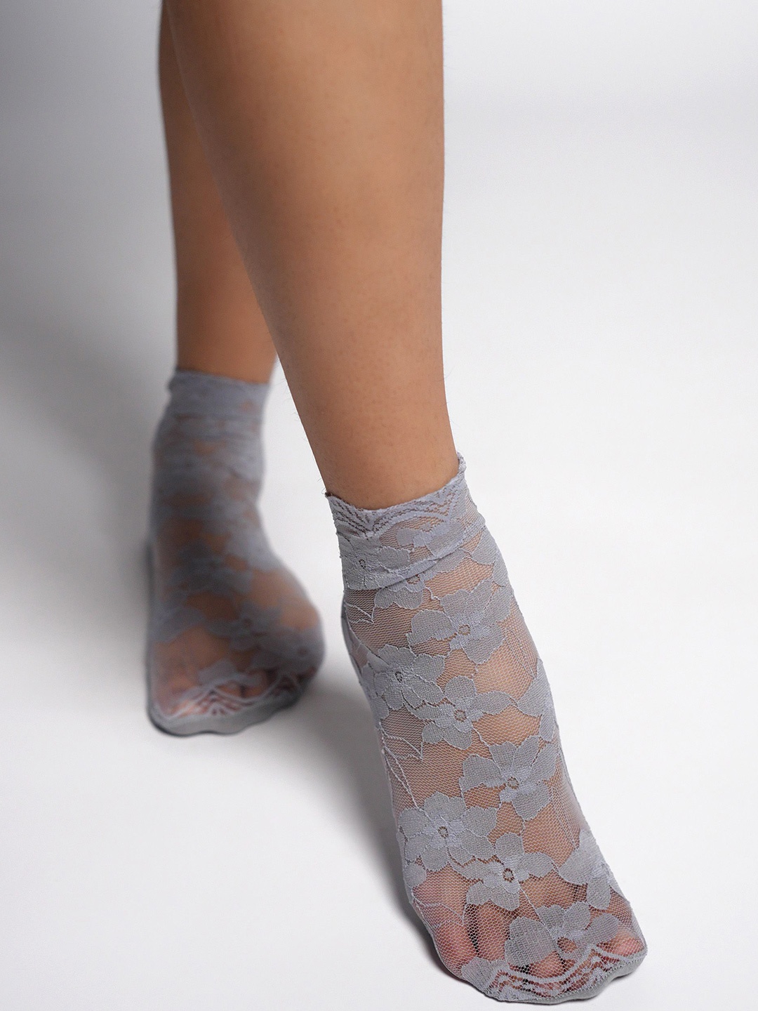 

Theater Women Patterned Above Ankle length Socks, Grey