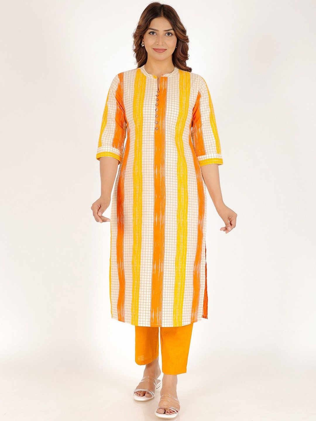 

Aramya Mandarin Collar Pure Cotton Straight Kurta With Trousers, Yellow