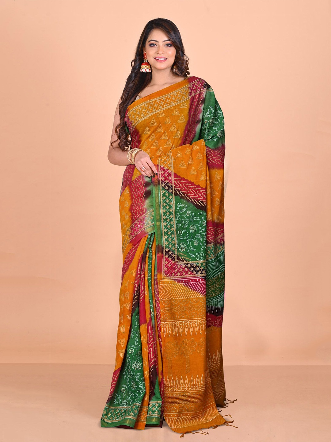 

Unnati Silks Ethnic Motifs Handloom Block Printed Sico Saree, Yellow