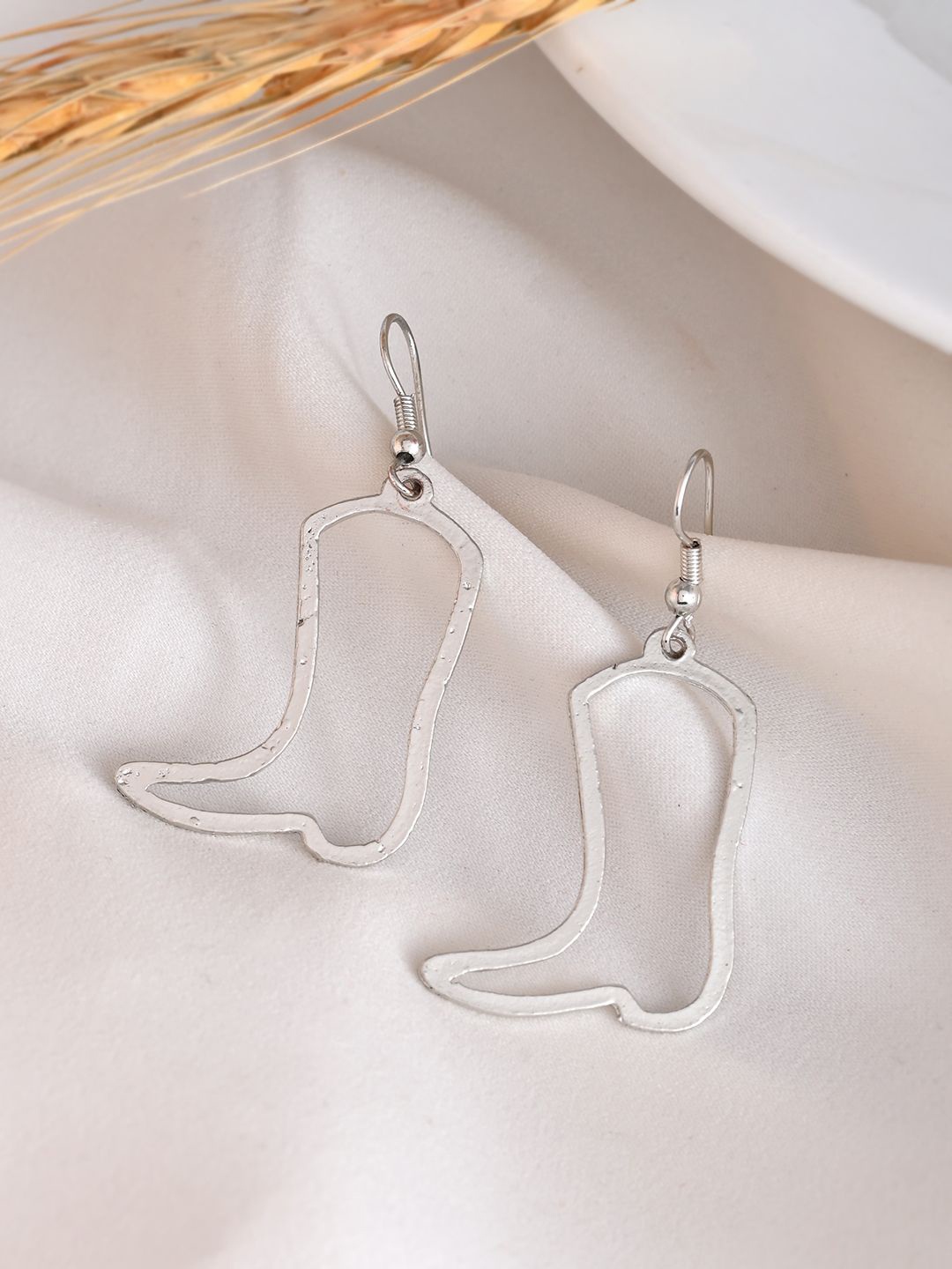 

RICHEERA Silver-Plated Contemporary Drop Earrings
