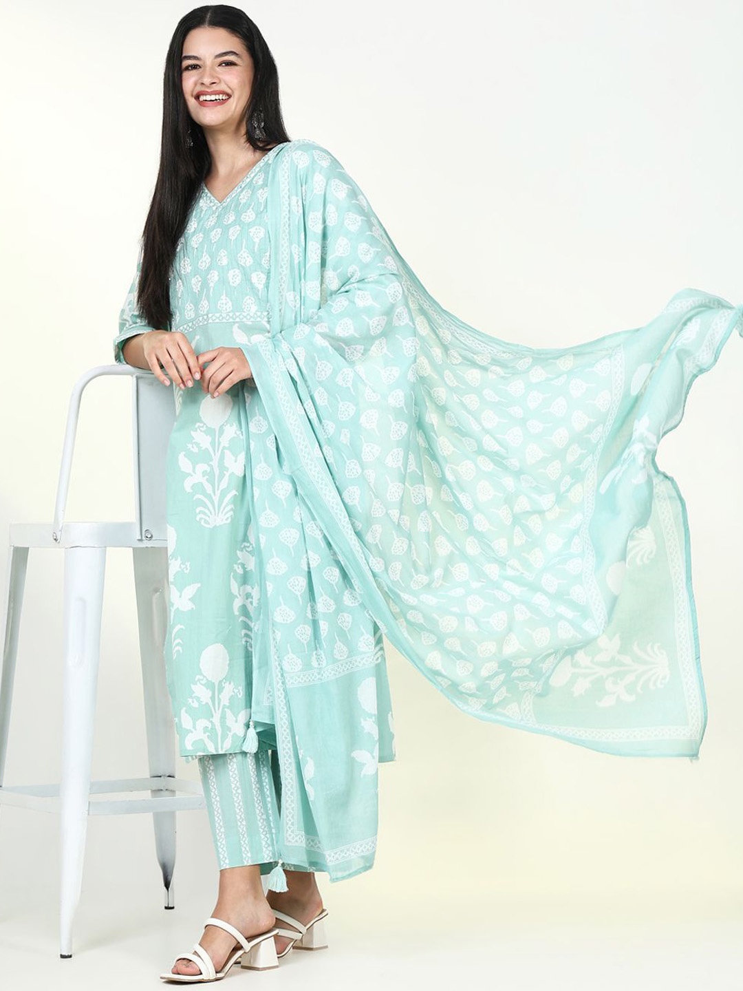 

SHOWOFF Floral Printed V-Neck Regular Sequinned Kurta With Trouser With Dupatta, Sea green