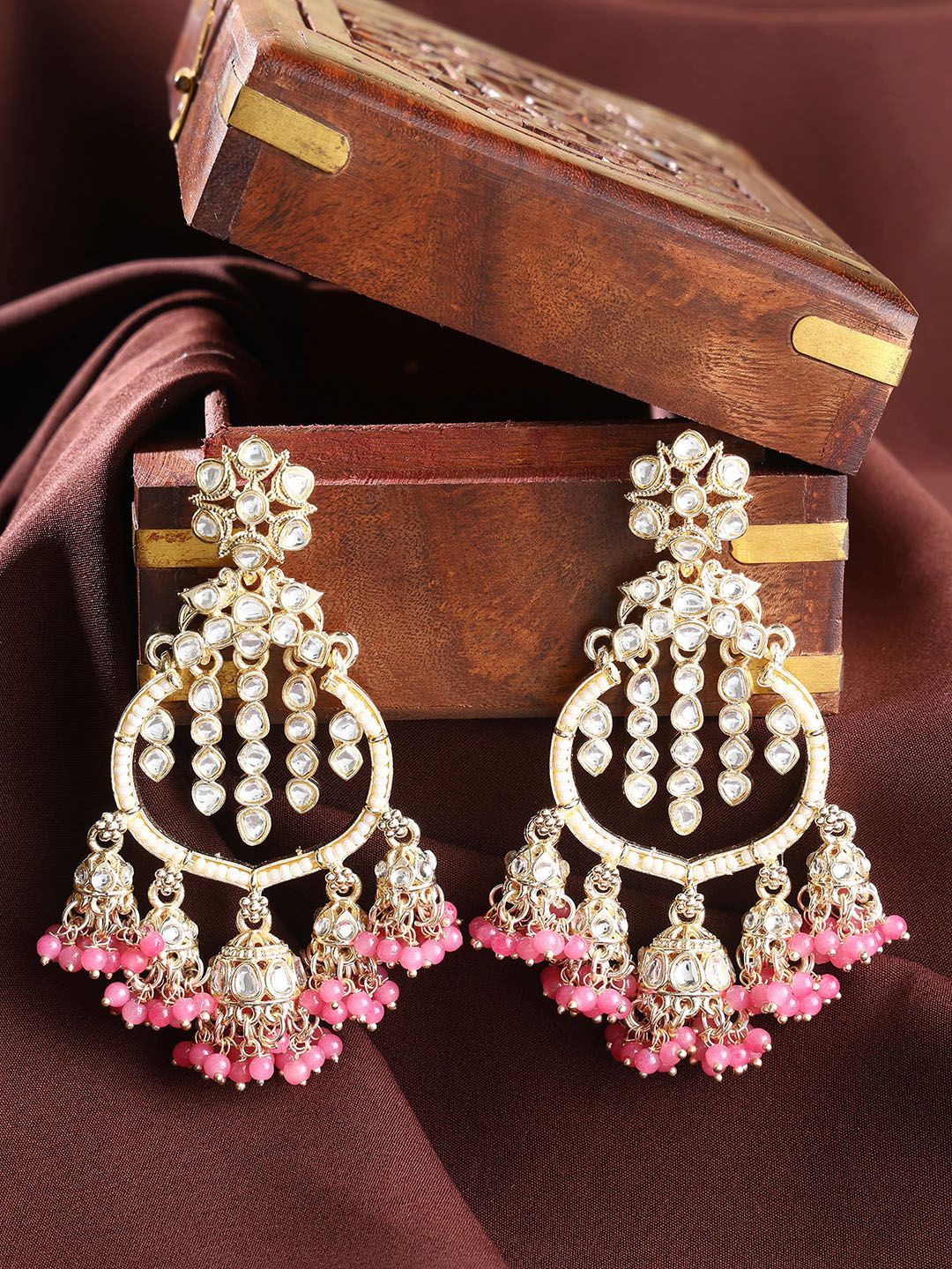 

Priyaasi Gold-Plated Kundan Stone Studded & Pearls Beaded Floral Chandbalis