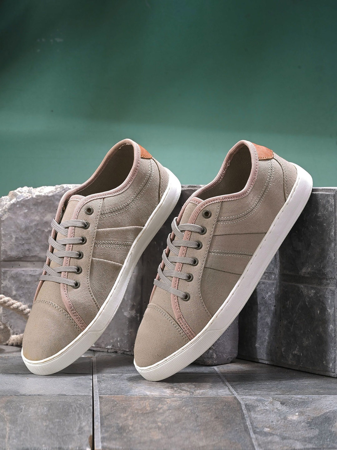 

Mast & Harbour Men Textured Lace-Ups Sneakers, Grey