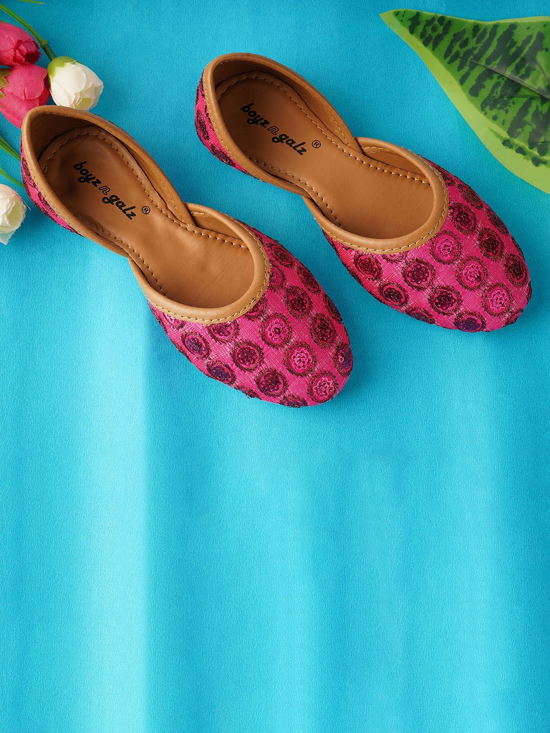 

BOYZ N GALZ Girls Embellished Round Toe Mojaris Flats, Pink