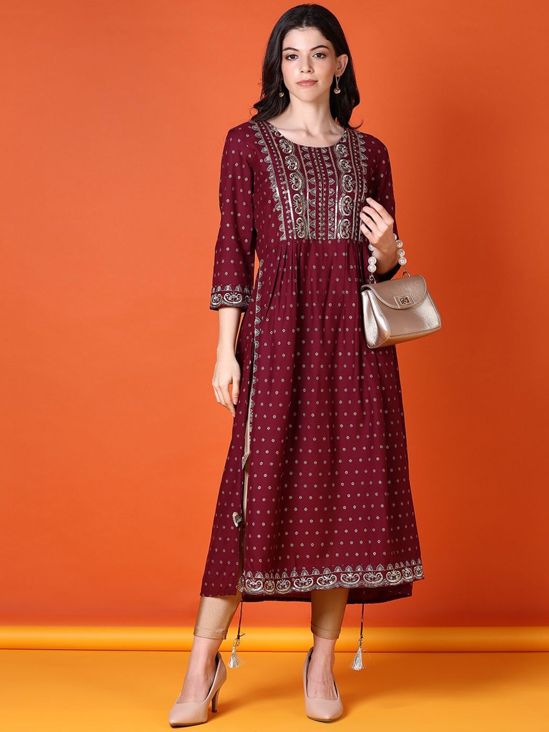 

V-Mart Ethnic Motifs Printed Regular Straight Kurta, Maroon