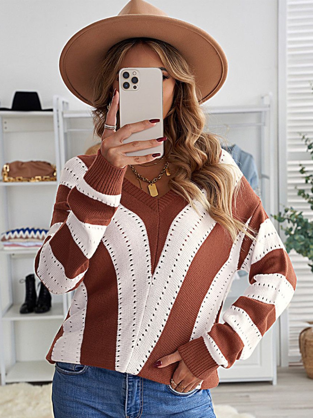 

StyleCast Women V-Neck Colourblocked Pullover, Brown