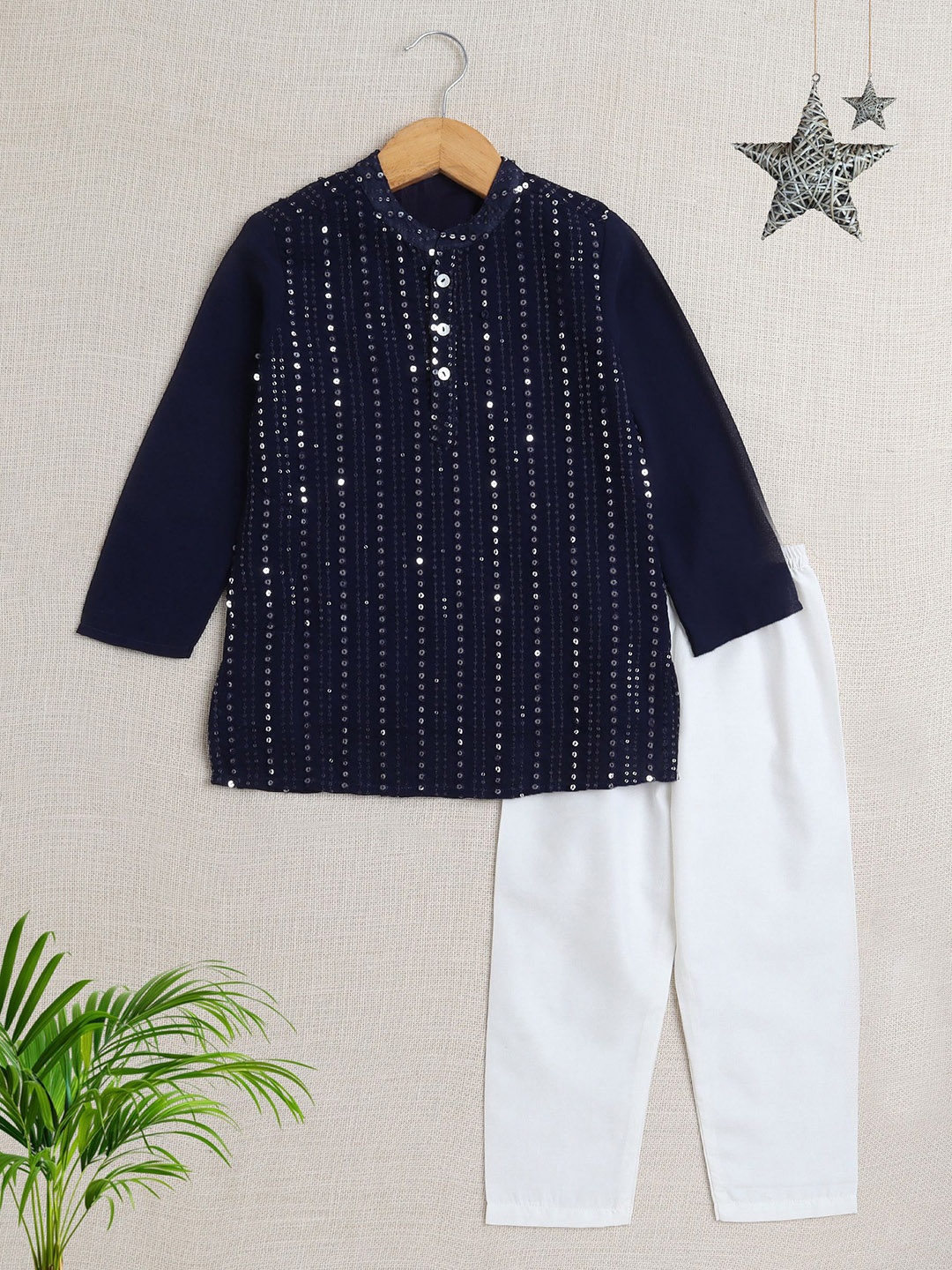 

The Magic Wand Boys Geometric Embroidered Sequinned Pure Cotton Straight Kurta & Trousers, Navy blue