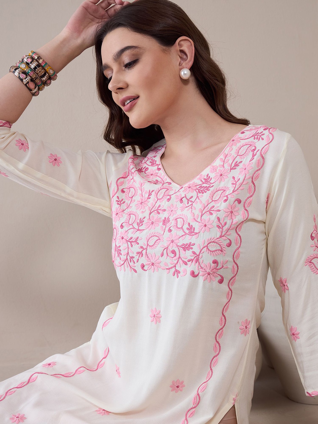 

Anouk Floral Embroidered Thread Work Regular Straight Kurta, White