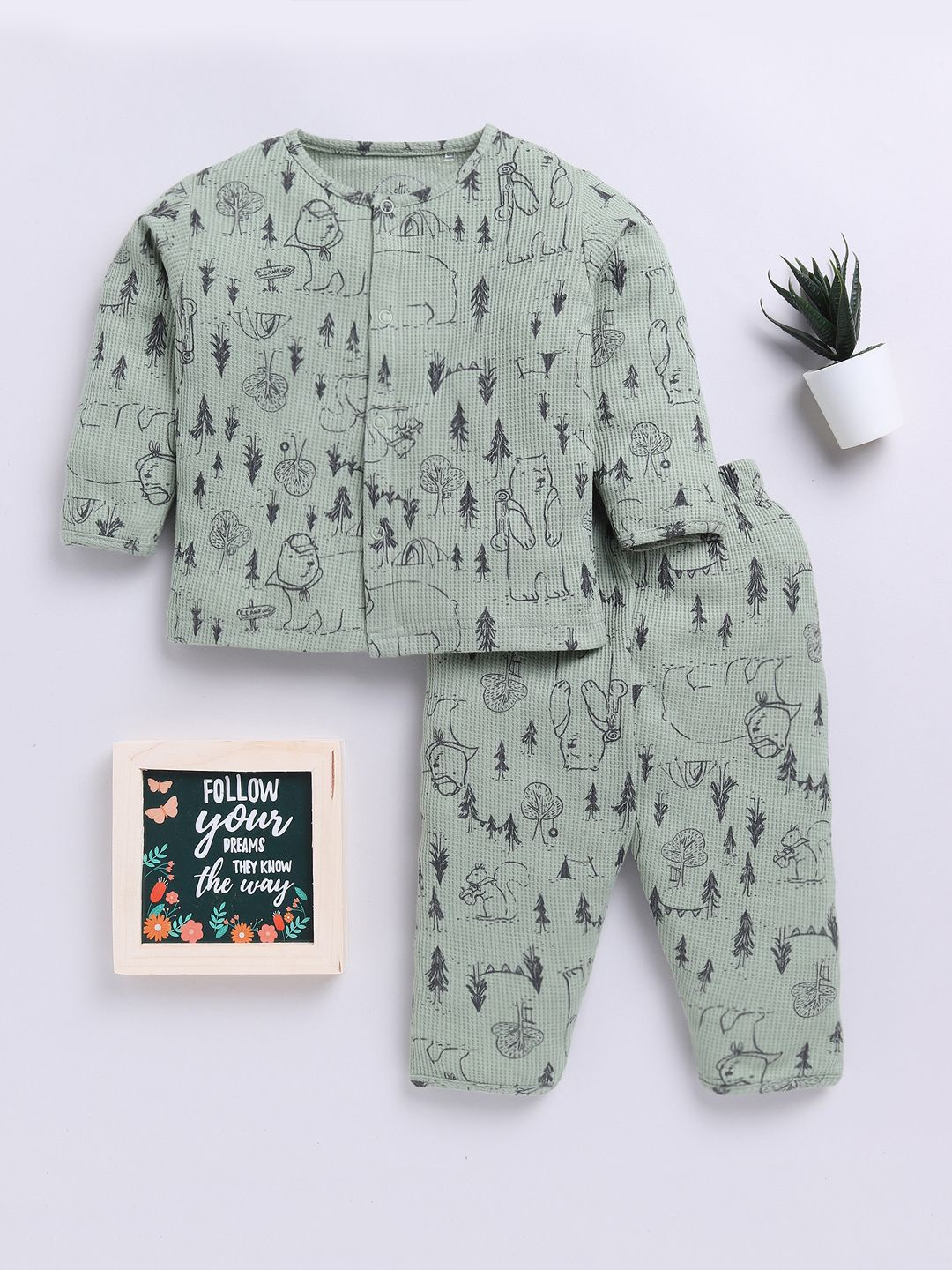 

Clt.s Kids Printed Pure Cotton Night suit, Green