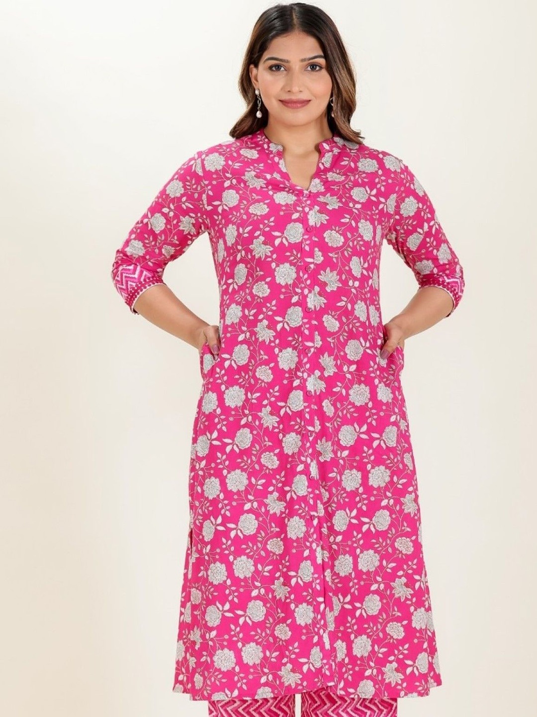 

Aramya Women Floral Printed Kurta, Pink