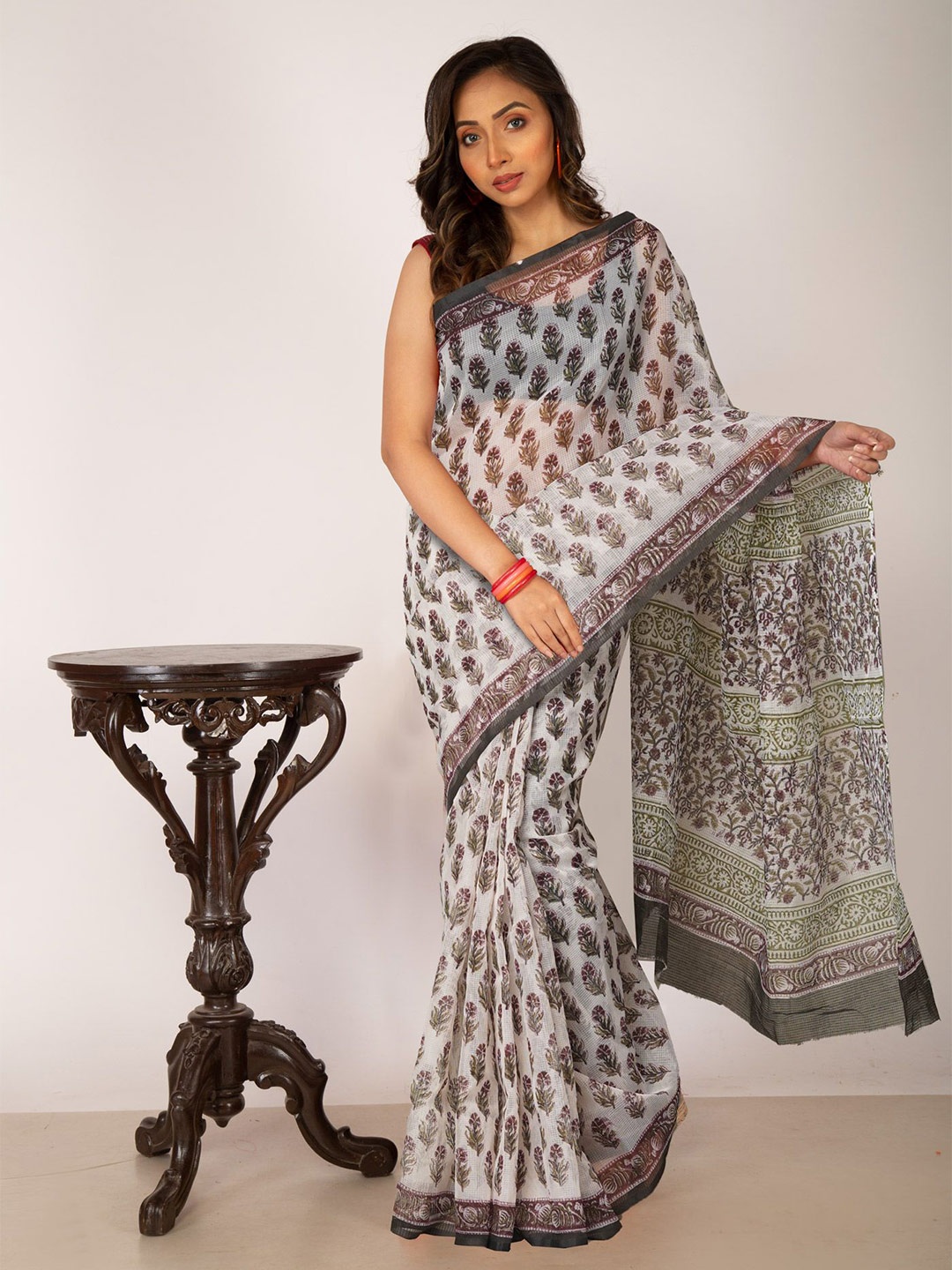 

Unnati Silks Floral Supernet Handloom Block Print Saree, Cream