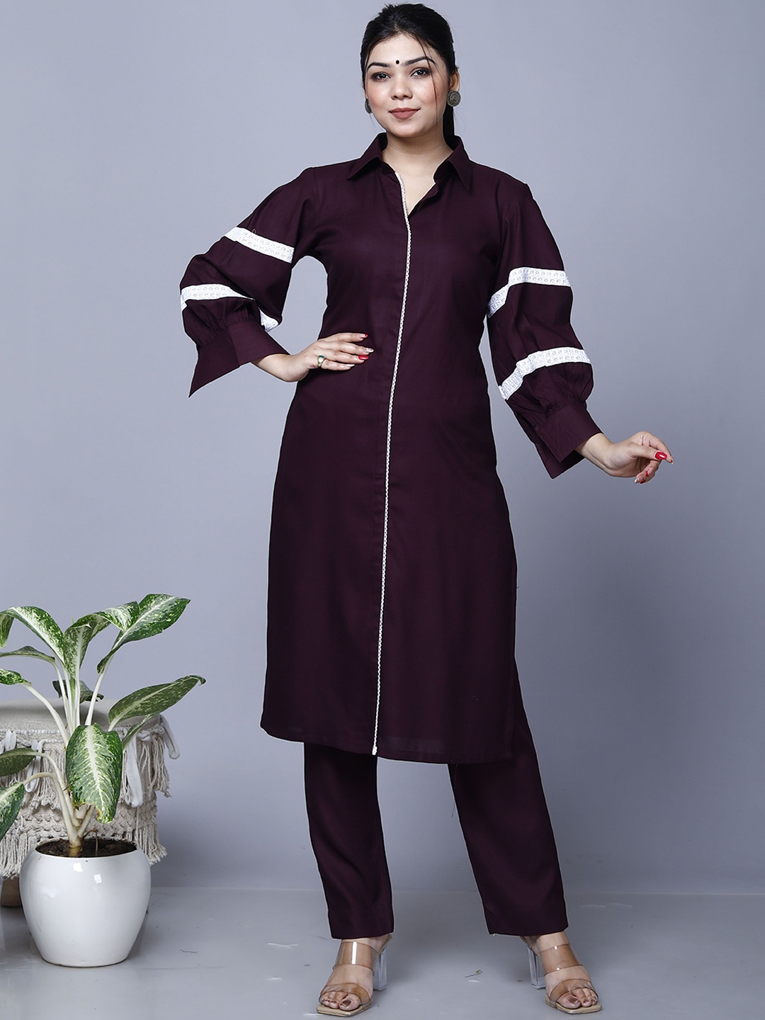 

MIRJAI Shirt Collar Cuffed Sleeves Straight Kurta With Trousers, Maroon