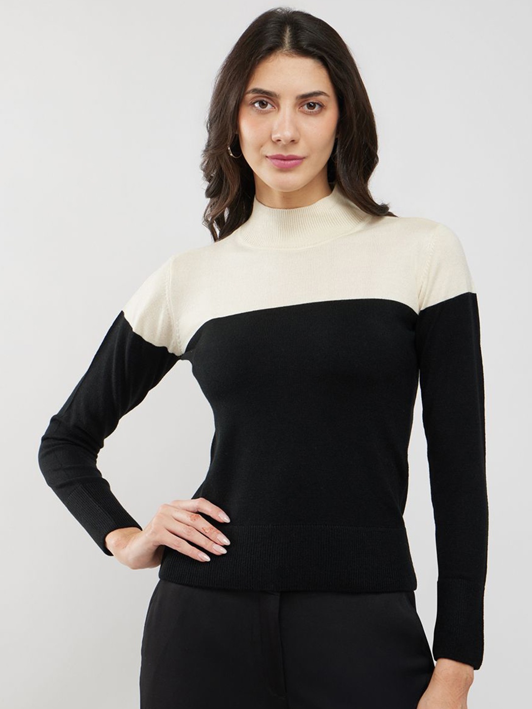 

FableStreet Women Colourblocked Pullover, Black