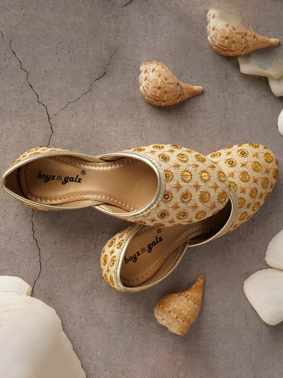 

BOYZ N GALZ Girls Embellished Party Mojaris Flats, Cream