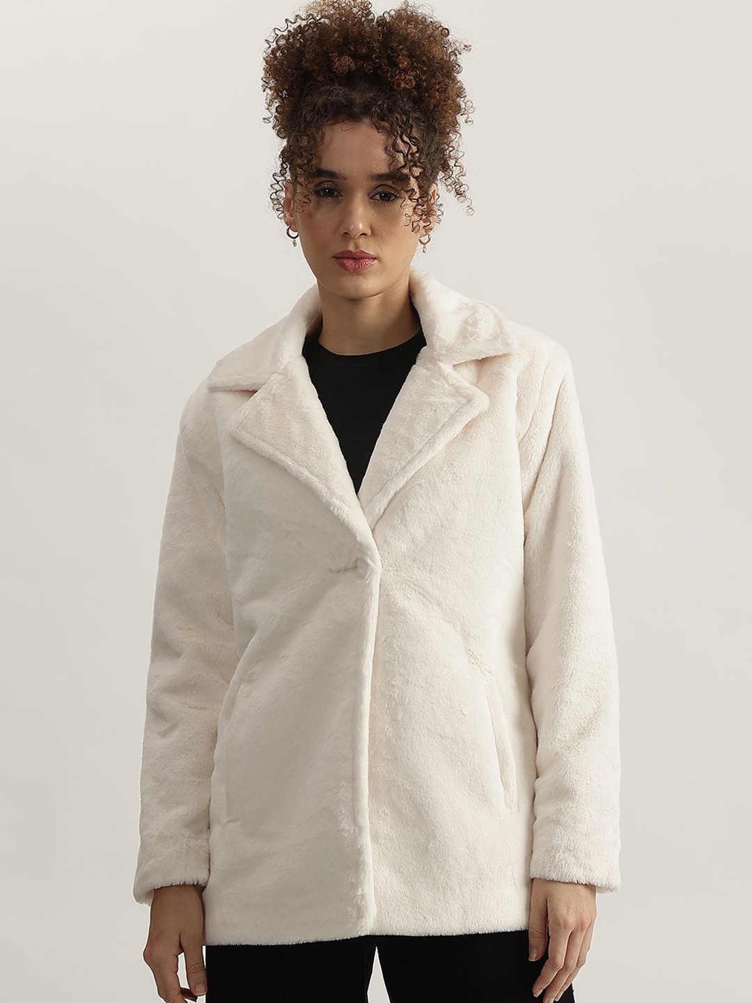 

CENTRESTAGE Women Notched Lapel Long Sleeves Coats, White