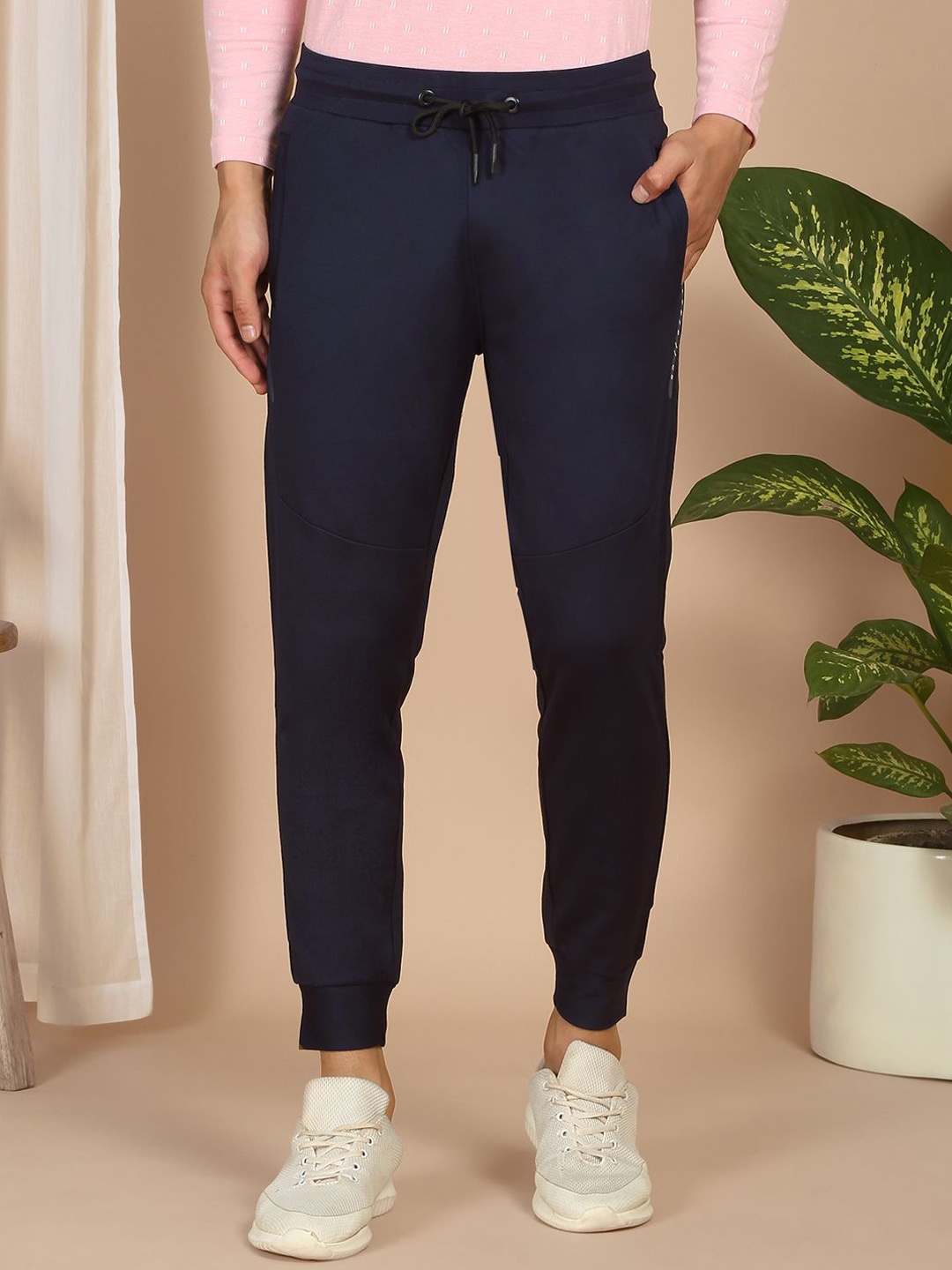 

Sweet Dreams Men Mid-Rise Regular Fit Joggers, Navy blue